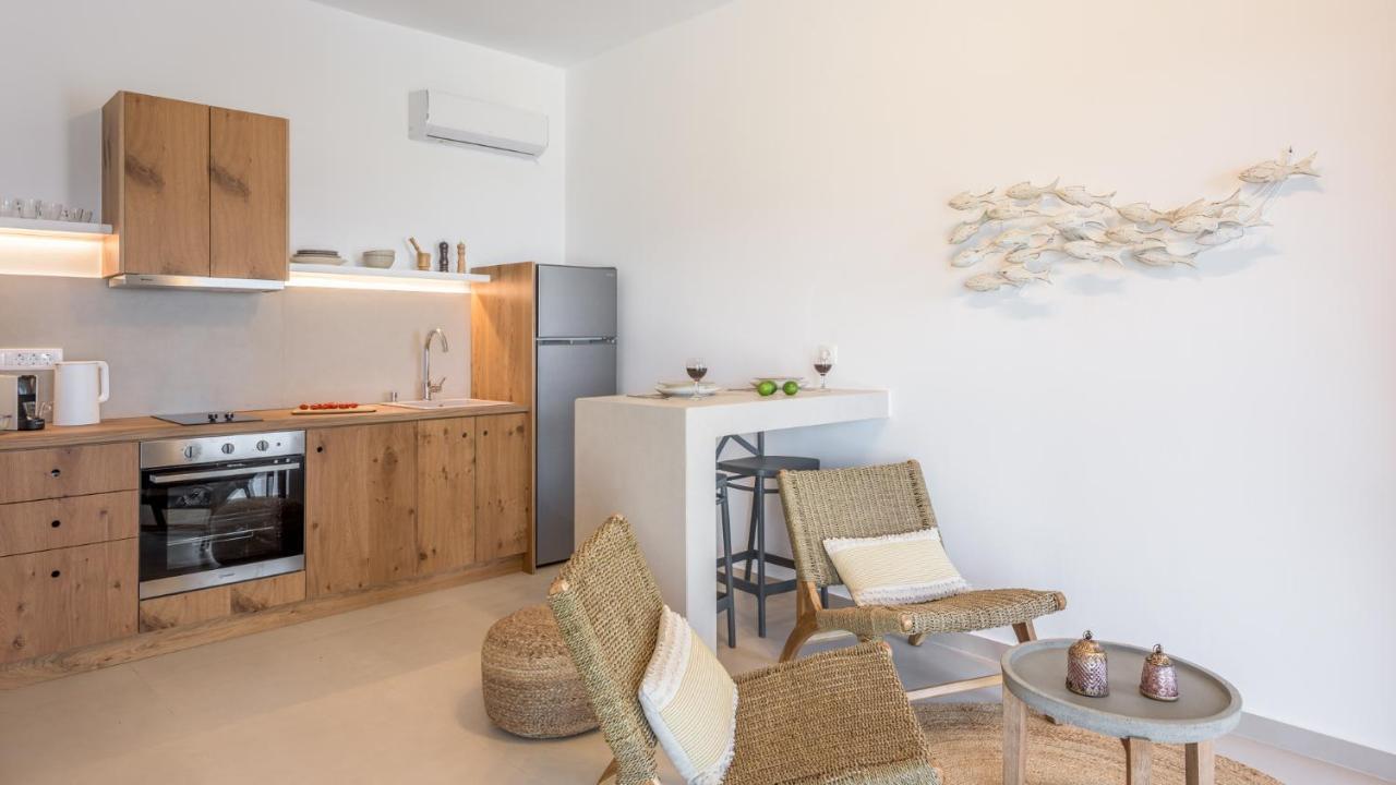 Giourgas Studios & Apartments Provatas Eksteriør bilde