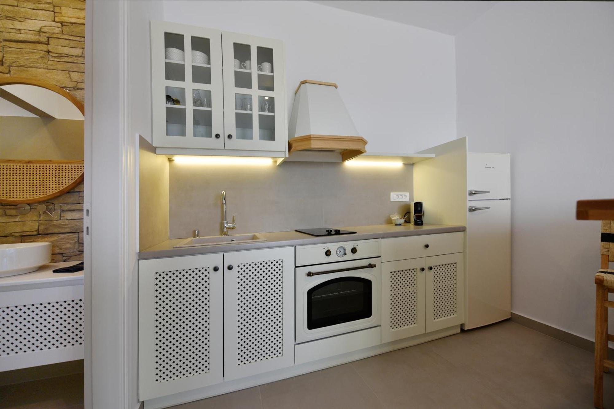 Giourgas Studios & Apartments Provatas Eksteriør bilde